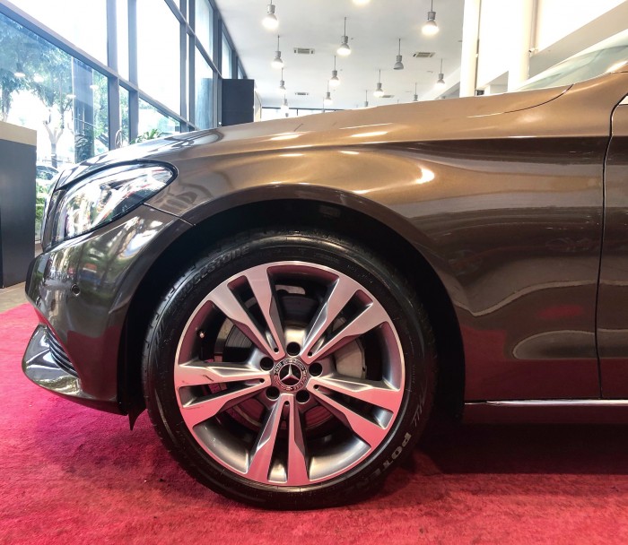 Bán Mercedes C250 2018 đã qua sử dụng chính hãng