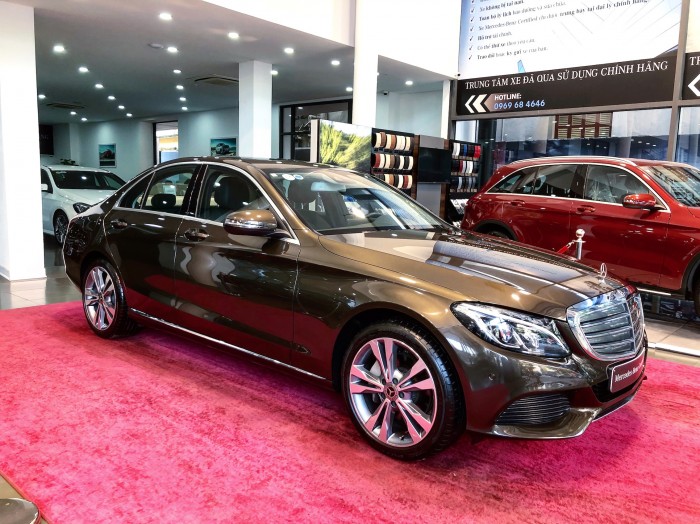 Bán Mercedes C250 2018 đã qua sử dụng chính hãng