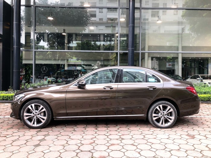 Bán Mercedes C250 2018 đã qua sử dụng chính hãng