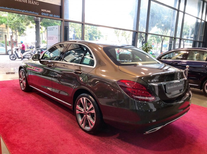 Bán Mercedes C250 2018 đã qua sử dụng chính hãng