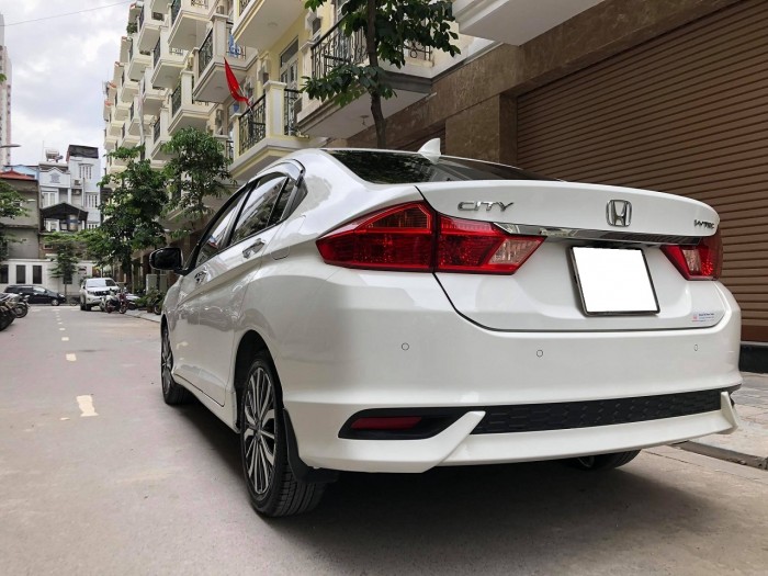Cần bán Honda City 2017 bản Top màu trắng chạy lướt