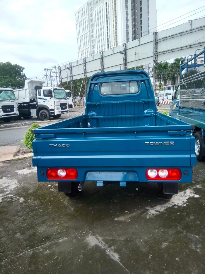 Bán xe TOWNER 990, động cơ SUZUKI, có sẵn máy lạnh, đủ các loại thùng, giá cả hợp lý ở Bình Dương.