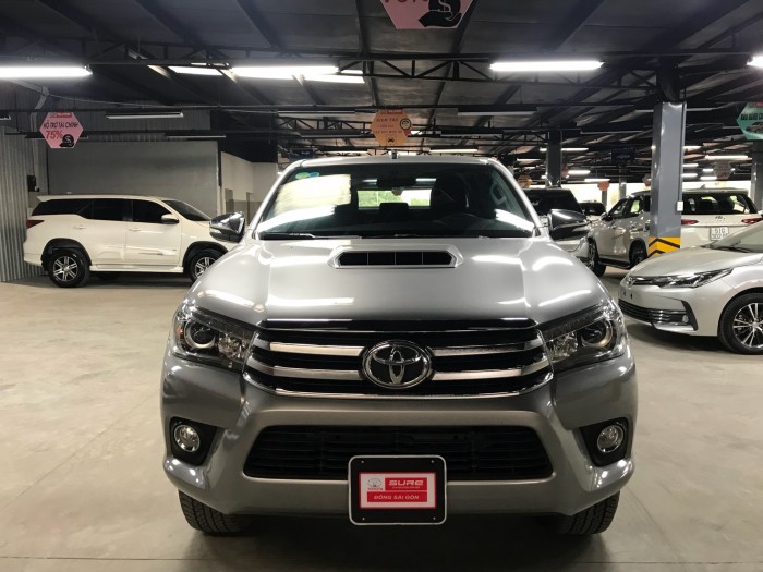 Bán lai jxe bán tải Hilux 2 cẩu nhập Thái màu Bạc