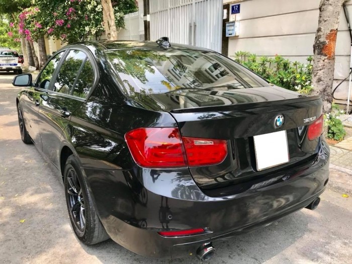 Bán xe BMW 3 Series 320i đời 2013 màu đen nội thất đen cực sang