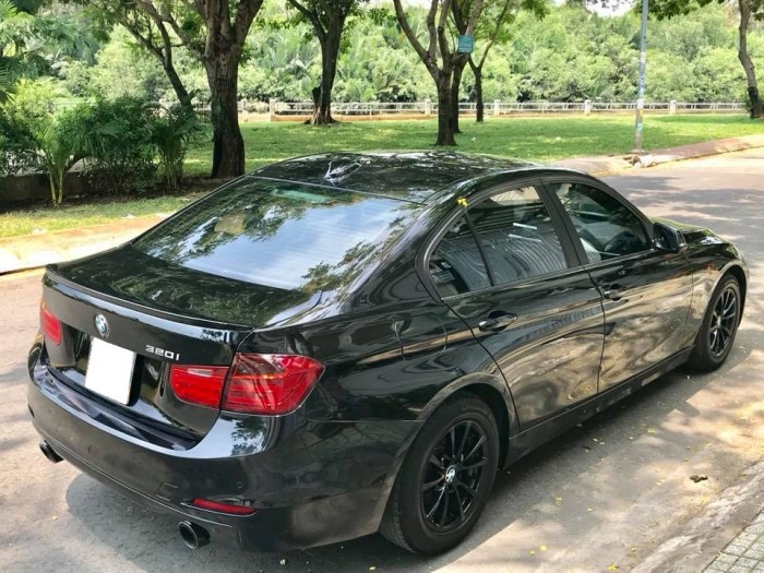 Bán xe BMW 3 Series 320i đời 2013 màu đen nội thất đen