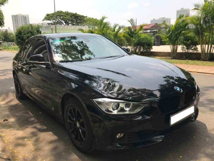 Bán xe BMW 3 Series 320i đời 2013 màu đen nội thất đen