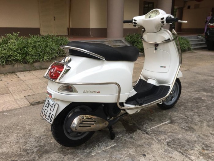 Piaggio Vespa Lx 125ie màu trắng biển HN 5 số
