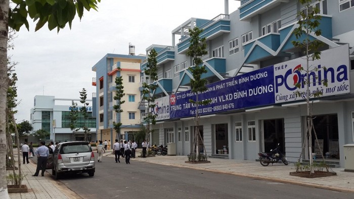 Becamex Tdc Thanh Lí Nhanh 10 Căn Nhà 1 Trệt 3 Lầu Trong Khu Phố Thương Mại Uni-Town.