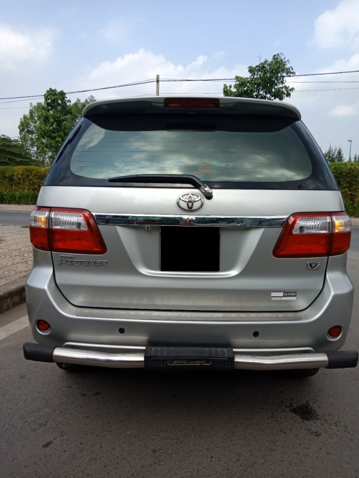 Cần bán xe Toyota Fortuner đời 2010 số tự động, máy xăng 2 cầu