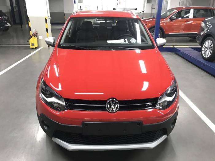 BÁN Volkswagen Cross Polo Giao ngya, giá tốt giao xe toàn quốc