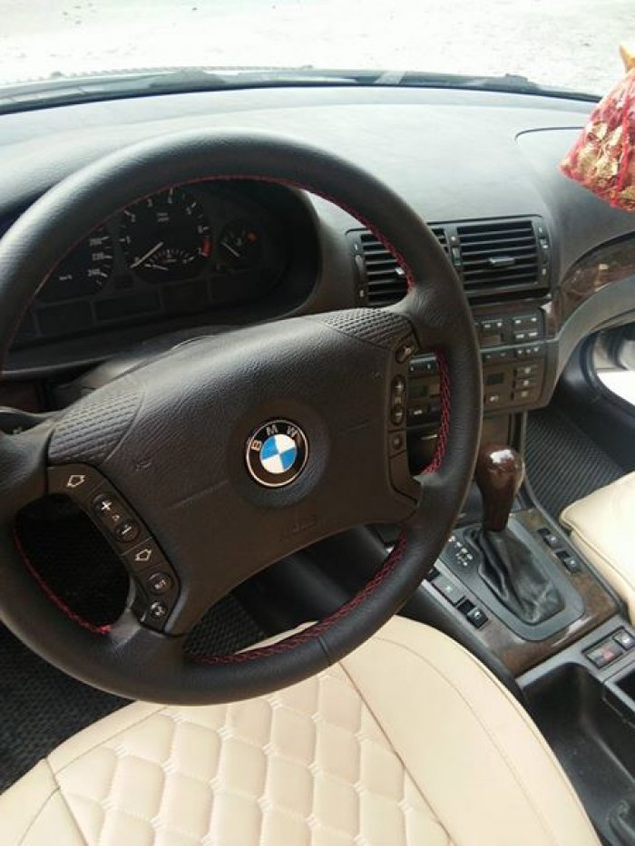Cần tiền bán gấp Bmw 318i, sản xuất 2005, màu bạc, nhà ít sử dụng