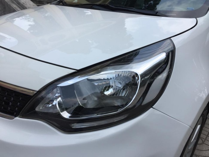 Cần bán xe Kia Rio 1.4AT 2016 màu trắng nhập khẩu HQ