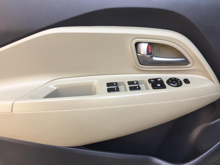 Cần bán xe Kia Rio 1.4AT 2016 màu trắng nhập khẩu HQ