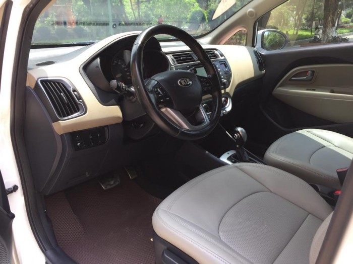 Cần bán xe Kia Rio 1.4AT 2016 màu trắng nhập khẩu HQ