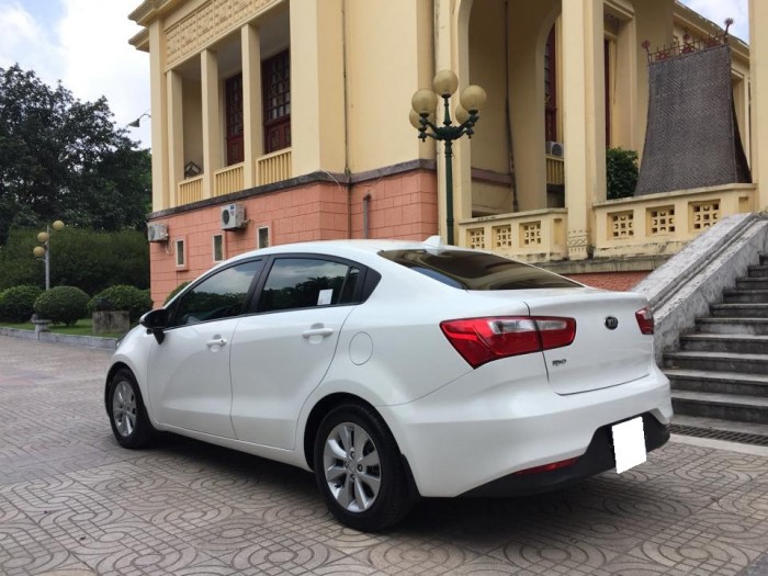 Cần bán xe Kia Rio 1.4AT 2016 màu trắng nhập khẩu HQ