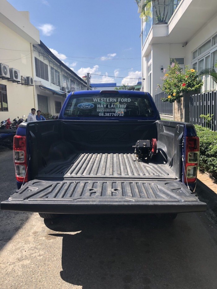 Bán Ford Ranger XLS 4x2 AT sx 2016(xanh thiên thanh)
