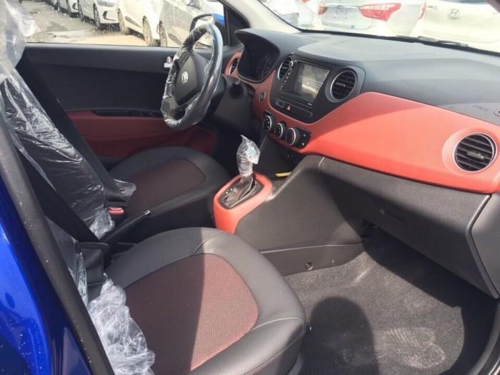 Thanh lý chiếc xe cuối cùng Hyundai I10 1.2at 5 cửa xanh dương, hỗ trợ vay tối đa 95%