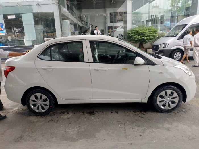 [Hyundai Kinh Dương Vương] Lô xe i10 sedan base đủ màu, xe giao ngay, giá tốt trong tháng 9