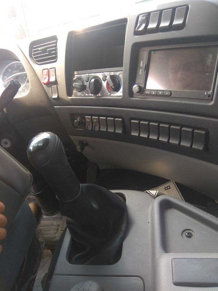 Xe tải thùng 4 chân YC310 Dongfeng 2017 Mới