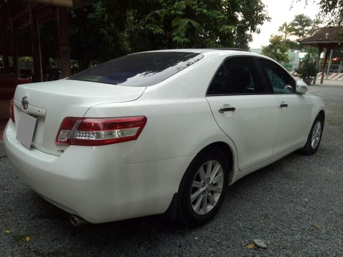 Gia đình em bán Camry LE 2008 Trắng tự động chạy rất đã.
