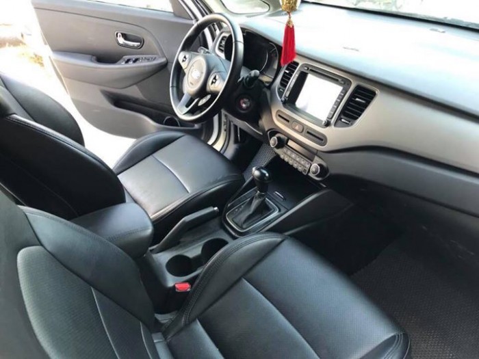 Kia Rondo tự động 2016 trắng đẹp ngọc ngà.