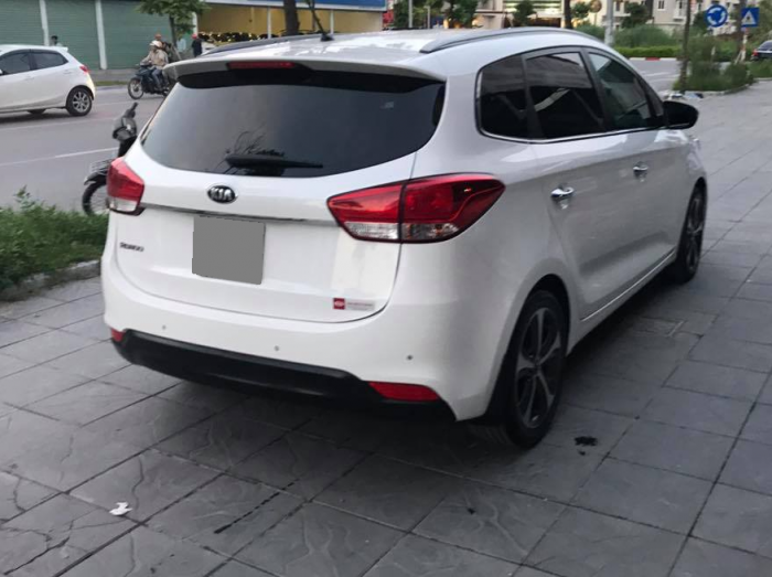 Kia Rondo tự động 2016 trắng đẹp ngọc ngà.