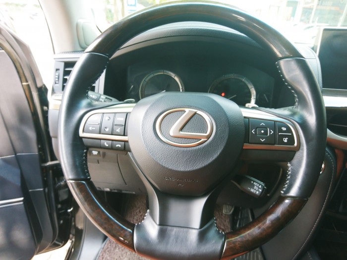 Bán Lexus LX 570 sản xuất 2016 màu đen