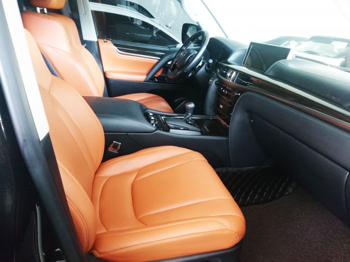 Bán Lexus LX 570 sản xuất 2016 màu đen