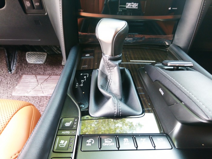 Bán Lexus LX 570 sản xuất 2016 màu đen