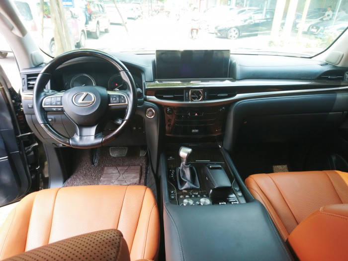 Bán Lexus LX 570 sản xuất 2016 màu đen