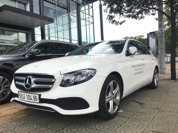 Bán E250 Trắng-2017 , chạy 6.000km, xe chính hãng , trả góp với lãi suất chỉ 0,68%/tháng