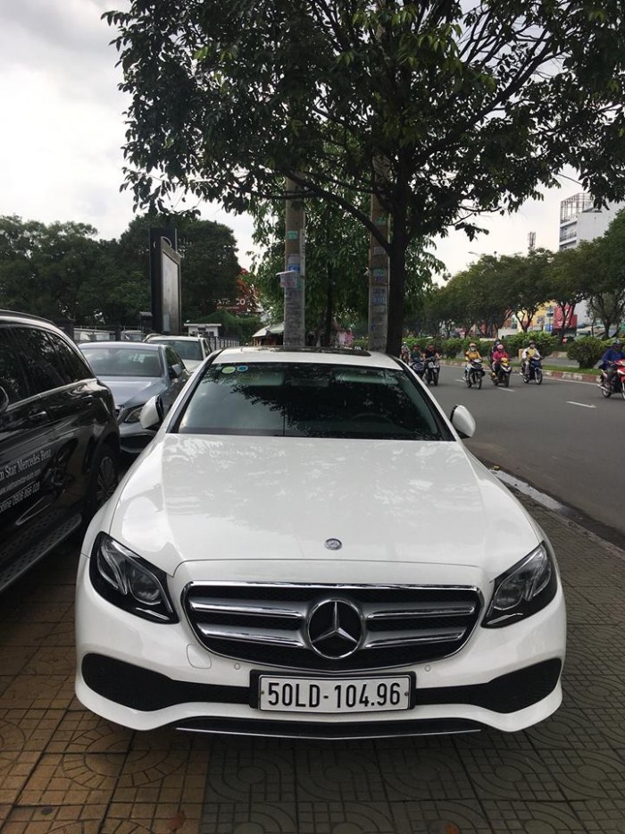 Bán E250 Trắng-2017 , chạy 6.000km, xe chính hãng , trả góp với lãi suất chỉ 0,68%/tháng