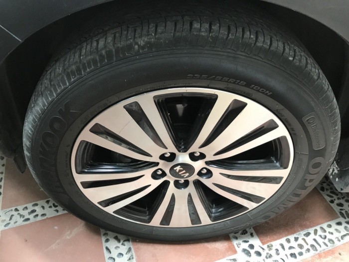 Bán Kia Sportage 2.0AT màu trắng số tự động nhập Hàn Quốc 2015 biển Sài Gòn mẫu mới