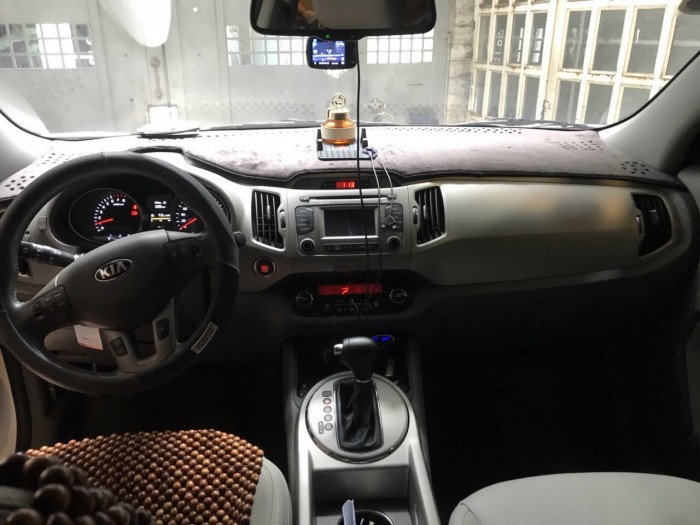 Bán Kia Sportage 2.0AT màu trắng số tự động nhập Hàn Quốc 2015 biển Sài Gòn mẫu mới