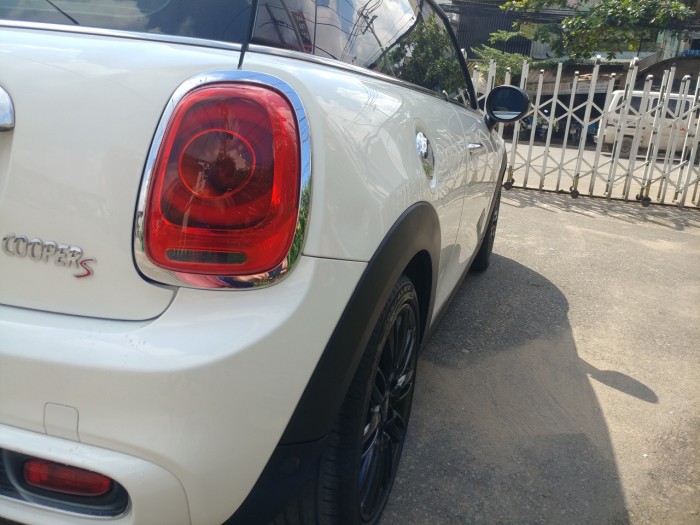 Cần bán em Mini Cooper S 2015 màu trắng 2 cửa nhập khẩu Anh