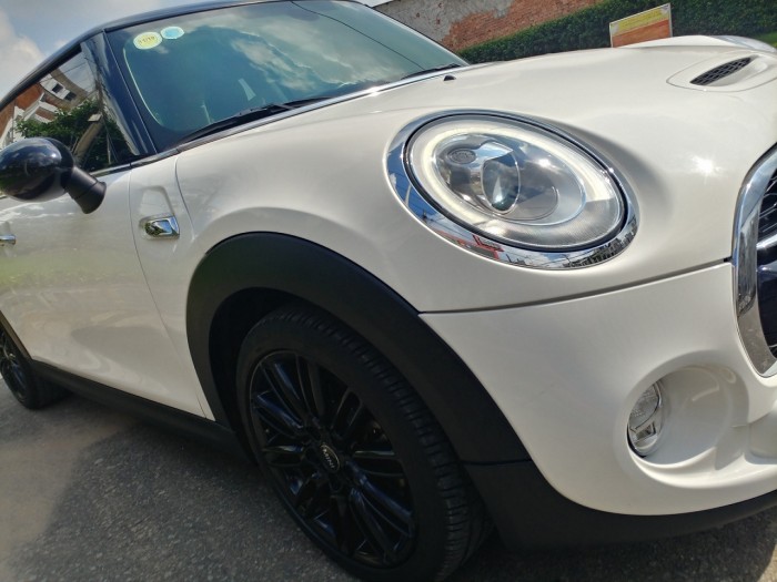 Cần bán em Mini Cooper S 2015 màu trắng 2 cửa nhập khẩu Anh