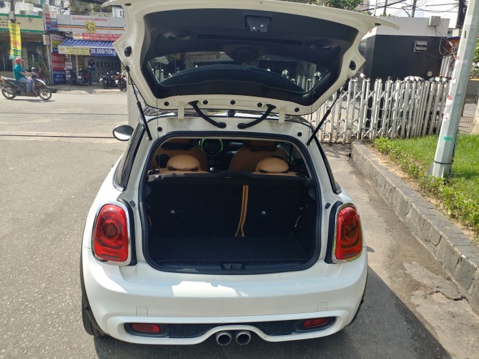 Cần bán em Mini Cooper S 2015 màu trắng 2 cửa nhập khẩu Anh