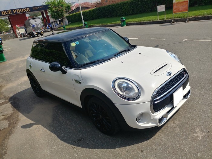 Cần bán em Mini Cooper S 2015 màu trắng 2 cửa nhập khẩu Anh