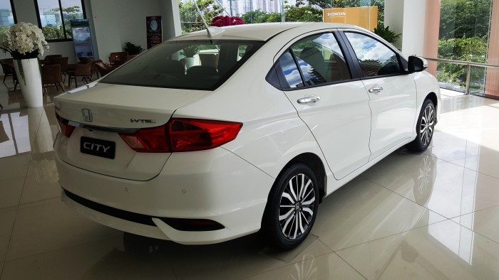 Honda Ciy 2018 - màu trắng, mới 100%. Chỉ 150 triệu nhận xe giao liền. Khuyến mãi hấp dẫn tháng 10