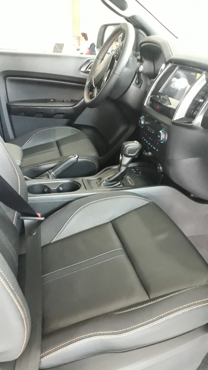 Ford Ranger Wildtrak 2.0 4x4 2018 liên hệ để đặt xe ngay, xe đủ màu, hỗ trợ mua xe trả góp lãi suất ưu đãi