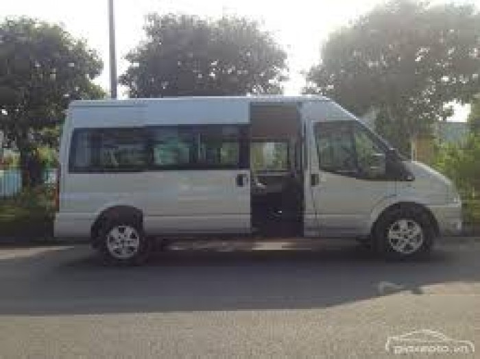 Xe du lịch Ford transit đời mới nhất