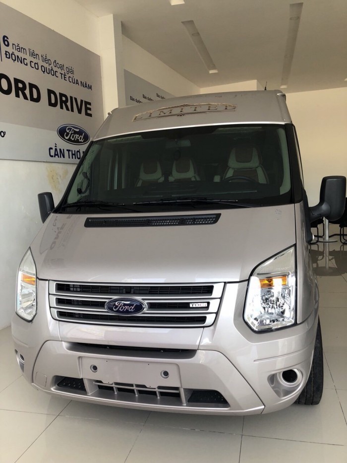 Xe du lịch Ford transit đời mới nhất