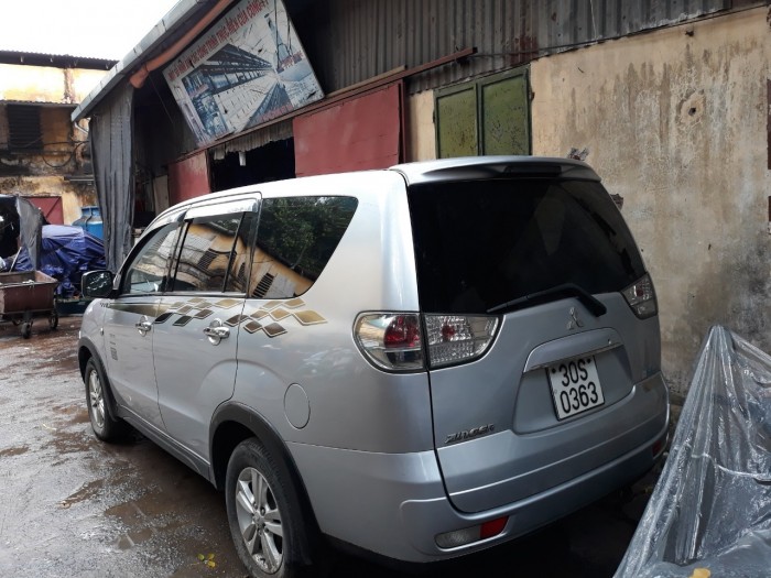 Mitsubishi zinger 7 chỗ năm 2009