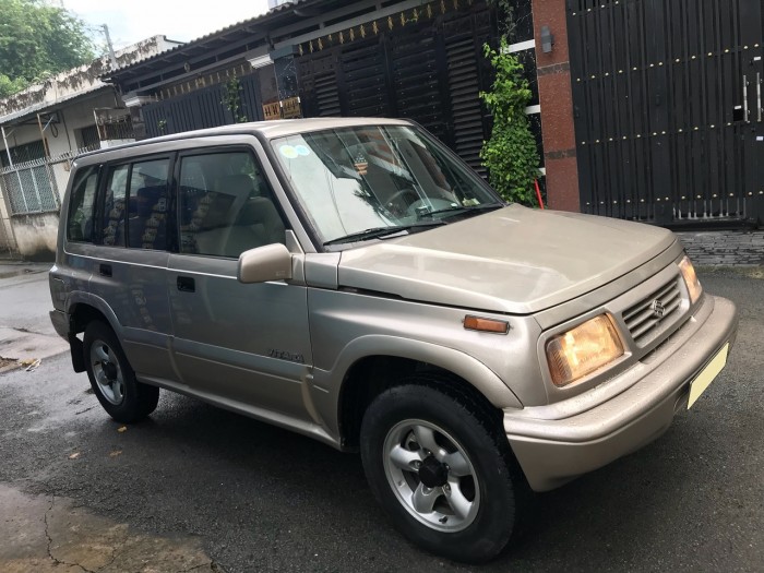 Cần bán xe Suzuki Vitara 2004 màu vàng kim 5 chỗ zin cực trất's,
