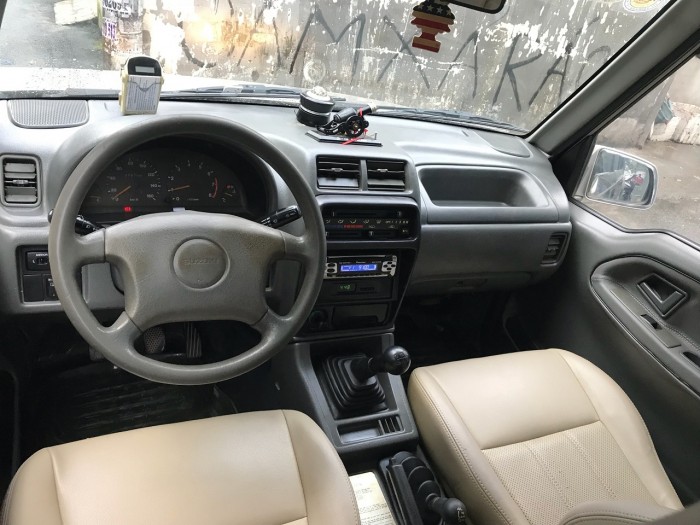 Cần bán xe Suzuki Vitara 2004 màu vàng kim 5 chỗ zin cực chất