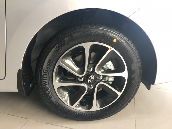 Bán xe Hyundai I10 2018 giá cực tốt, Giao Ngay.