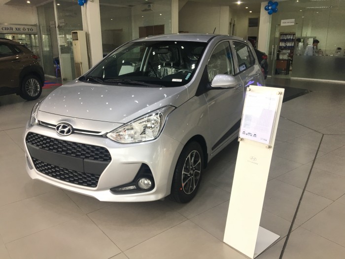 Hyundai i10 5 cửa, Màu Bạc, Có Giao ngay, HYUNDAI BÌNH DƯƠNG luôn có xe giao sẵn với giá cả hợp lý