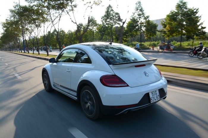 Bán xe Volkswagen Beetle Dune mới, nhập khẩu nguyên chiếc, xe giao ngay, hỗ trợ vay 80%