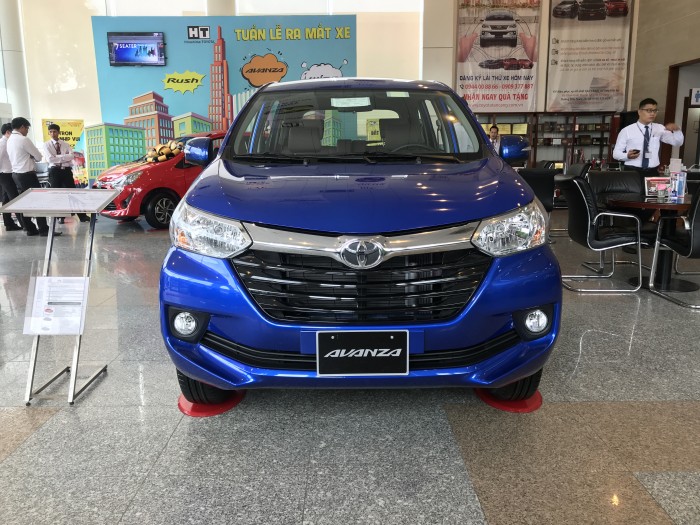 Bán xe Toyota Avanza 2018 số tự động, xe nhập, chỉ cần trả trước 300tr có xe ngay