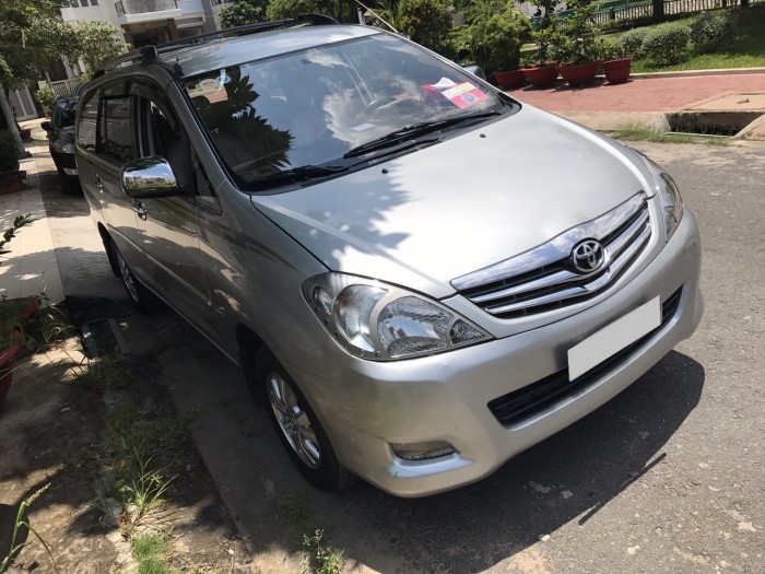 Mình bán Toyota Innova V 2010 tự động màu bạc giữ rất kỹ